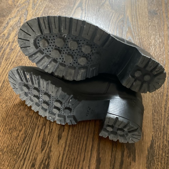 Geox Lug Boot - Picture 7 of 9